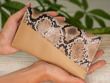 Load image into Gallery viewer, Leather Purse
