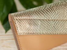 Kép betöltése a galériamegjelenítőbe: Bőr tárca
