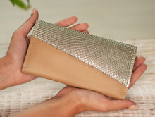 Kép betöltése a galériamegjelenítőbe: Bőr tárca
