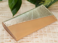 Kép betöltése a galériamegjelenítőbe: Bőr tárca
