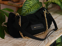 Încărcați imaginea în vizualizatorul Galeriei, Geantă de umăr Nara din piele
