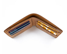 Kép betöltése a galériamegjelenítőbe: Férfi bőr pénztárca
