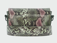 Videó betöltése és lejátszása a galériamegjelenítőben: Bőr crossbody táska
