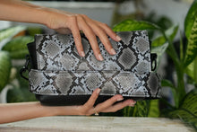 Load image into Gallery viewer, Leather Crossbody Bag
