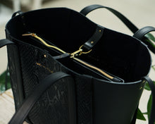 Load image into Gallery viewer, Leather Tote Bag
