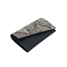 Încărcați imaginea în vizualizatorul Galeriei, Portofel din piele

