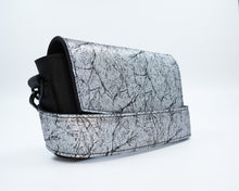 Kép betöltése a galériamegjelenítőbe: Bőr crossbody táska
