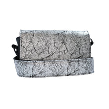 Kép betöltése a galériamegjelenítőbe: Bőr crossbody táska
