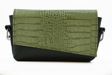 Încărcați imaginea în vizualizatorul Galeriei, Geantă crossbody din piele
