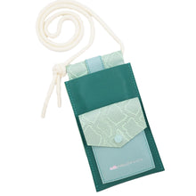 Kép betöltése a galériamegjelenítőbe: Bőr telefon- és kártyatartó
